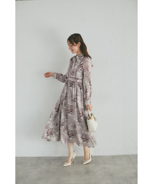 tocco closet(トッコ クローゼット)の「【ZOZO限定】ヴィンテージフラワーベロアパイピングボウタイワンピース(ワンピース・レディース・ライトグレー/モーブ系・M)」の15枚目の写真