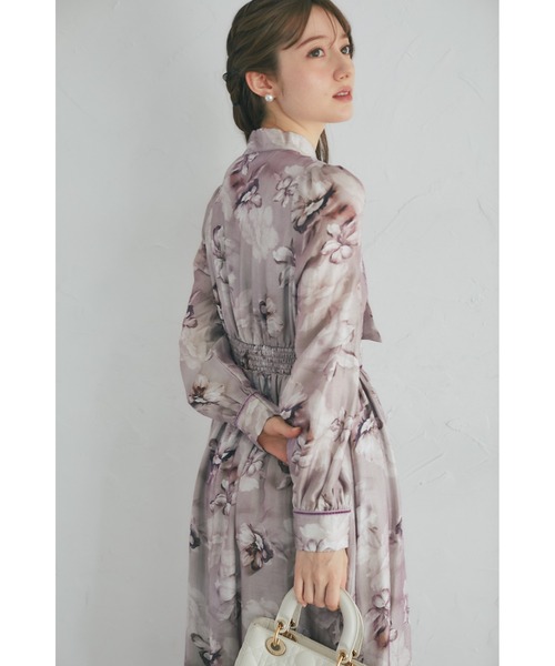 tocco closet(トッコ クローゼット)の「【ZOZO限定】ヴィンテージフラワーベロアパイピングボウタイワンピース(ワンピース・レディース・ライトグレー/モーブ系・M)」の22枚目の写真