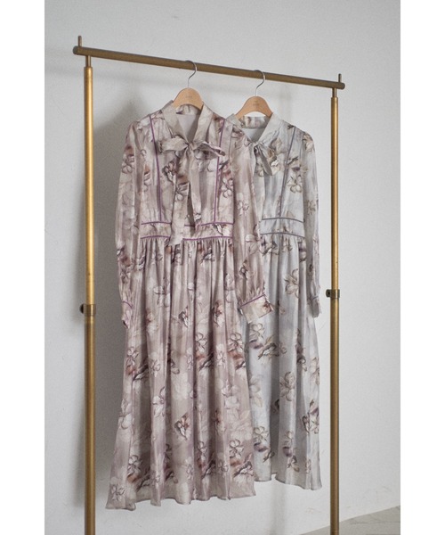 ZOZO限定】ヴィンテージフラワーベロアパイピングボウタイワンピース