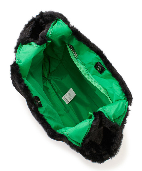 LeSportsac(レスポートサック)の「FUR SHOULDER TOTE ブラックフラッフィーファー(トートバッグ・レディース・ブラック・FREE)」の9枚目の写真