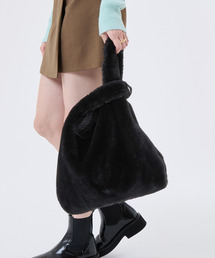 FUR SHOULDER TOTE ブラックフラッフィーファー