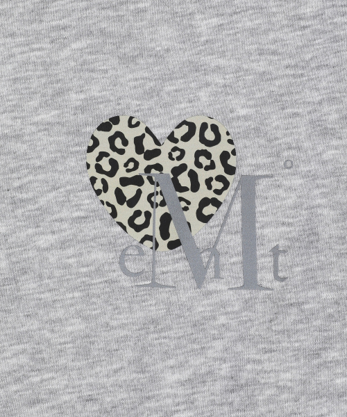 MUCENT(ムセント)の「シエラホピハートスモールロゴスウェット男女共用(2カラー)(スウェット・レディース・ブラック/グレー・FREE)」の8枚目の写真