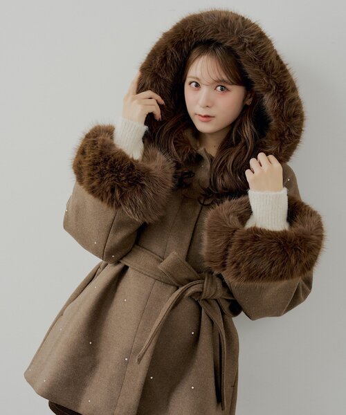 ビジュー付きファー襟ケープコート（ポンチョ）｜Chico（チコ）の