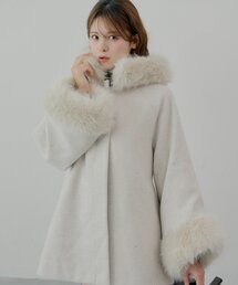 Chico | ビジュー付きファー襟ケープコート(ポンチョ)