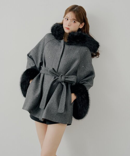 ビジュー付きファー襟ケープコート（ポンチョ）｜Chico（チコ）の