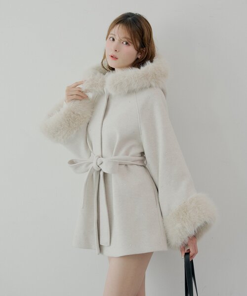 ビジュー付きファー襟ケープコート（ポンチョ）｜Chico（チコ）の