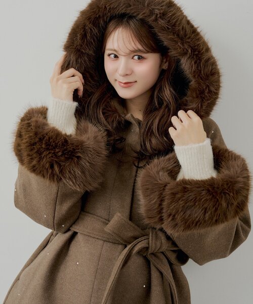 ビジュー付きファー襟ケープコート（ポンチョ）｜Chico（チコ）の