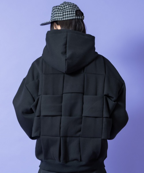 a.p.o.v.（エーピーオービー）の「a.p.o.v. バックビッグウーブン裏起毛スウェットオーバーサイズプルオーバーパーカー（パーカー・メンズ・ブラック/グレー・ONESIZE）」の2枚目の写真