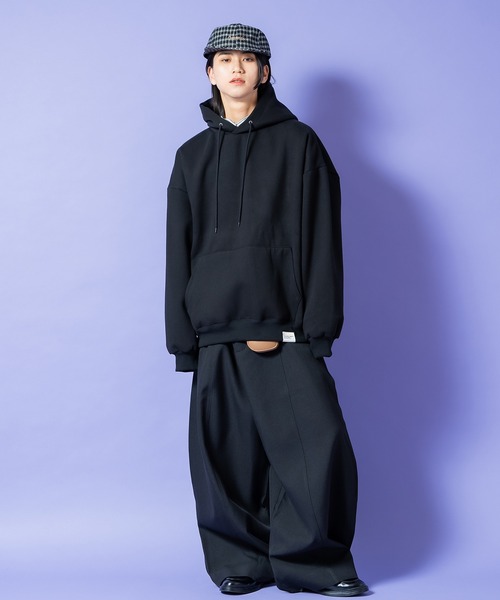 a.p.o.v.（エーピーオービー）の「a.p.o.v. バックビッグウーブン裏起毛スウェットオーバーサイズプルオーバーパーカー（パーカー・メンズ・ブラック/グレー・ONESIZE）」の7枚目の写真