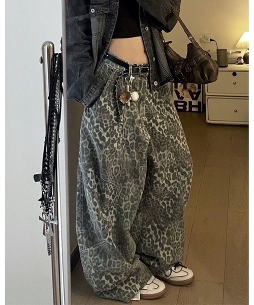 CHEER(チアー)の「レオパード柄バレルレッグルーズパンツ(その他パンツ・レディース・ベージュ・S/M/L/3L)」の4枚目の写真