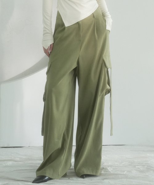 Vivacious(ビバシャス)の「Strap Cargo Pants - 3COL(その他パンツ・レディース・ピンク/カーキ/ブラック・SMALL/MEDIUM/LARGE)」の4枚目の写真