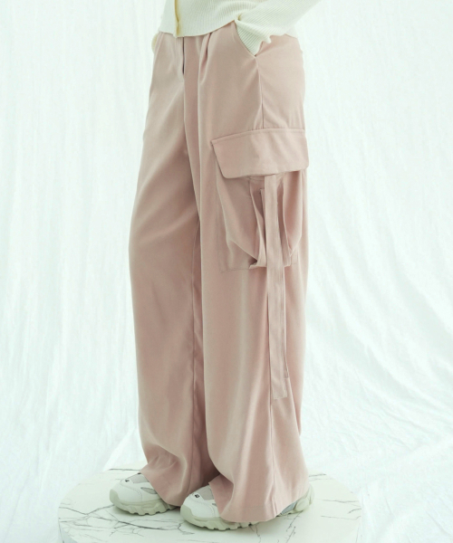 Vivacious(ビバシャス)の「Strap Cargo Pants - 3COL(その他パンツ・レディース・ピンク/カーキ/ブラック・SMALL/MEDIUM/LARGE)」の5枚目の写真
