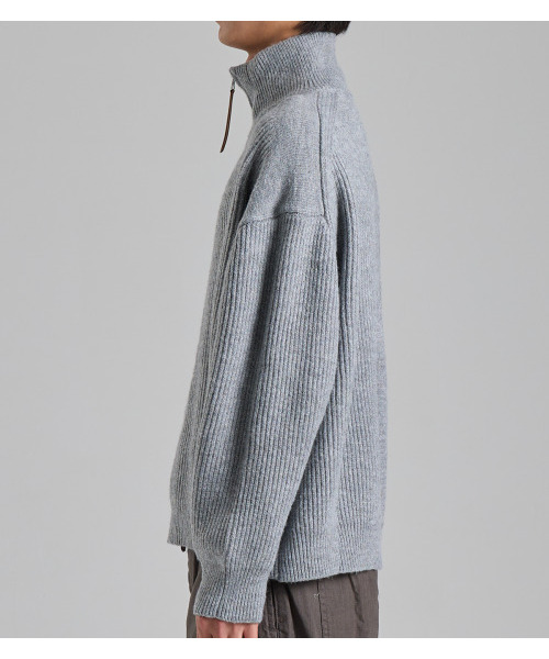 BUTTON SEOUL(ボタンソウル)の「ルーズフィットハーフジップハイネックニット(グレー)(ニット/セーター・メンズ・その他・MEDIUM/LARGE/X-LARGE)」の4枚目の写真
