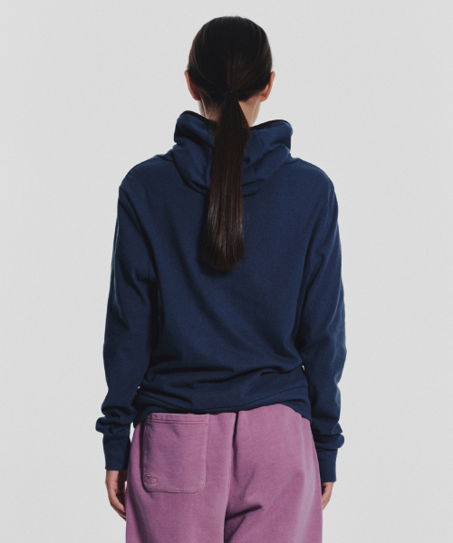 MENASOO(ミナス)の「MNS Track Binding High Neck Hoodie_Deep Blue(パーカー・レディース・ダークブルー・2/1)」の3枚目の写真