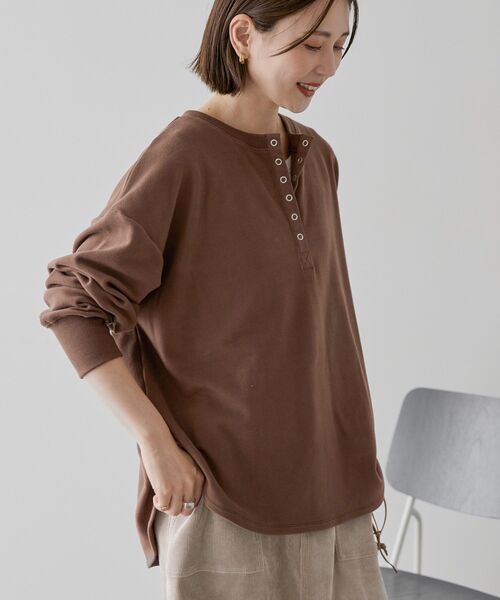 AMERICAN HOLIC(アメリカンホリック)の「ソフトタッチヘンリーネックプルオーバー(Tシャツ/カットソー・レディース・チャコールグレー/グレー/ブラウン・L/M)」の14枚目の写真