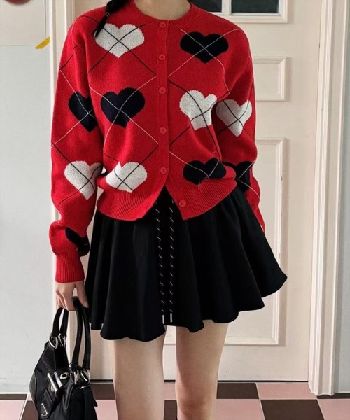 STAY MOTION（ステイモーション）の「【WEB限定】ハート柄ニットカーディガン［韓国ファッション ガーリー］≪新作≫（カーディガン/ボレロ・レディース・グレー/レッド・F）」の2枚目の写真