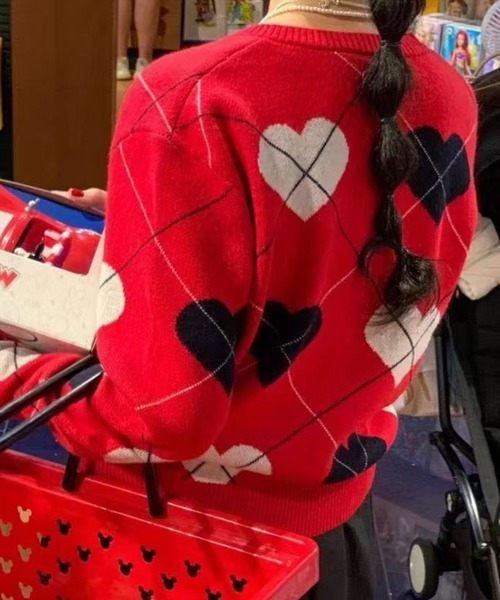 STAY MOTION（ステイモーション）の「【WEB限定】ハート柄ニットカーディガン［韓国ファッション ガーリー］≪新作≫（カーディガン/ボレロ・レディース・グレー/レッド・F）」の3枚目の写真