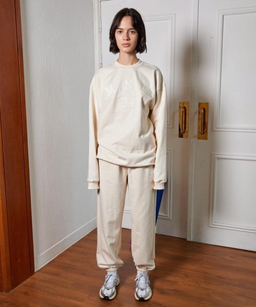 MENASOO(ミナス)の「UNISEX MNS34 APPLIQUE SWEATSHIRT_IVORY(スウェット・レディース・アイボリー・F)」の2枚目の写真
