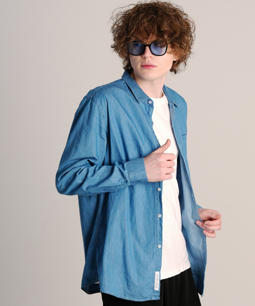LXT（エルエックスティー）の「ストレートコットンロングラインデニムシャツ[ライトインディゴ]（シャツ/ブラウス・メンズ・その他・MEDIUM/LARGE/X-LARGE/XX-LARGE/XXX-LARGE）」の2枚目の写真
