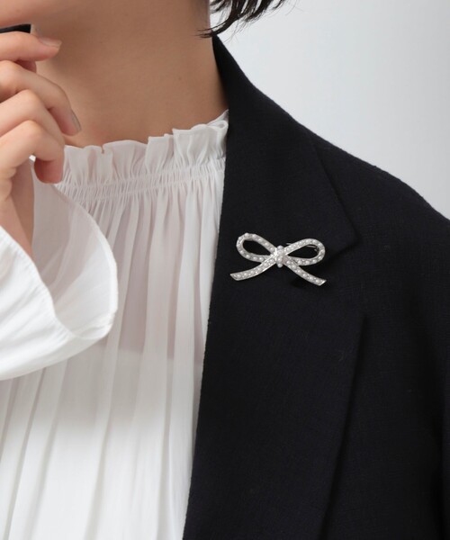 NOLLEY’S（ノーリーズ）の「【NOLLEYS goods】リボンパールブローチ（ブローチ/コサージュ・レディース・シルバー・FREE）」の3枚目の写真