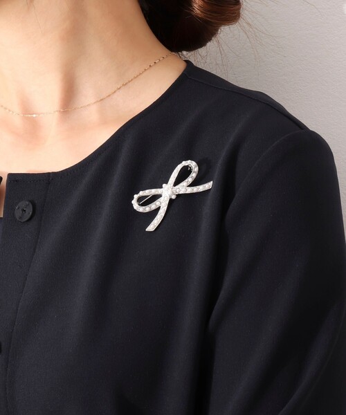 NOLLEY’S（ノーリーズ）の「【NOLLEYS goods】リボンパールブローチ（ブローチ/コサージュ・レディース・シルバー・FREE）」の7枚目の写真