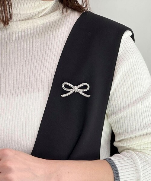 NOLLEY’S（ノーリーズ）の「【NOLLEYS goods】リボンパールブローチ（ブローチ/コサージュ・レディース・シルバー・FREE）」の9枚目の写真