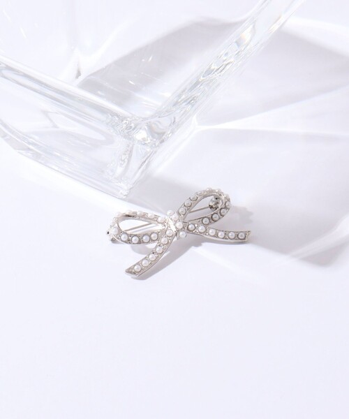 NOLLEY’S（ノーリーズ）の「【NOLLEYS goods】リボンパールブローチ（ブローチ/コサージュ・レディース・シルバー・FREE）」の15枚目の写真
