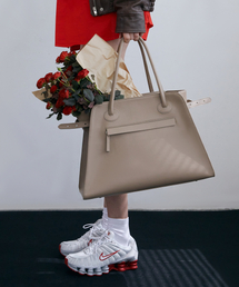 CHRISTINE PROJECT（クリスティンプロジェクト）の「SIGNATURE BIG SHOULDER BAG(LATTE)（トートバッグ・レディース）」