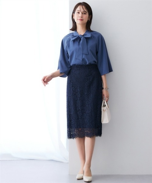 7days Life Styling(セブンデイズライフスタイリング)の「シャンブレー前後2WAYリボンタイブラウス セットアップ対応<大きいサイズ有>(シャツ/ブラウス・レディース・グレー系/ネイビー系・3L/LL/L/M)」の3枚目の写真