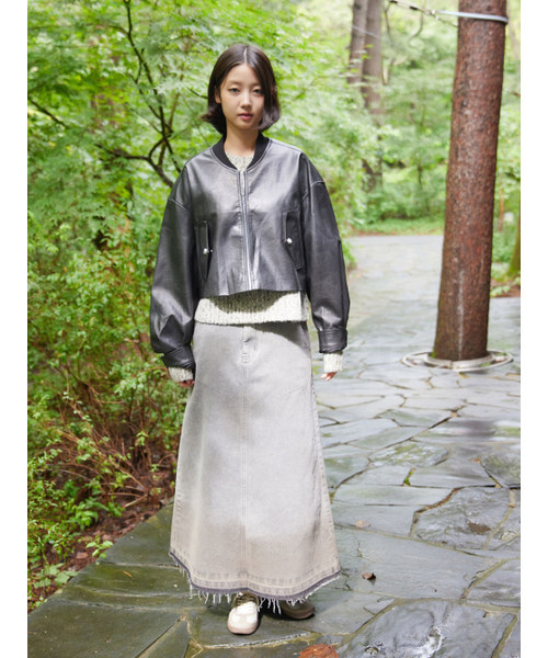 AYIHOLIC CASHMERE(アイホリックカシミア)の「フェイクレザー クロップ ラウンドネック ジャンパー(ライダースジャケット・レディース・グレー・SMALL/MEDIUM)」の4枚目の写真