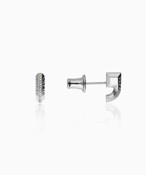 VALIK（バリク）の「[925シルバー] No.46 ハーフシグネチャーラインセッティングピアス [S]（ピアス（両耳用）・レディース・ピンクゴールド/イエローゴールド/ホワイトゴールド・FREE）」の6枚目の写真