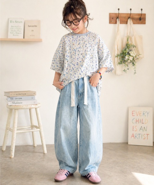 classicalelf（クラシカルエルフ）の「【キッズ】親子お揃い リンクコーデできちゃう！カーブイージーデニムパンツ（ワイド）（デニムパンツ・キッズ・ライトブルー/ブルー/ワンウォッシュ・100/120/140/160）」の5枚目の写真