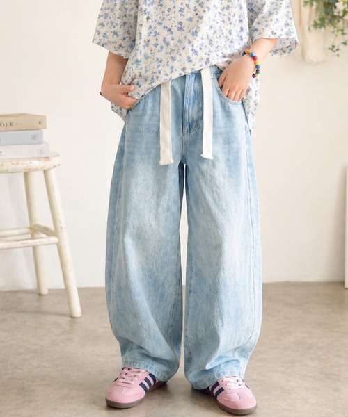 classicalelf（クラシカルエルフ）の「【キッズ】親子お揃い リンクコーデできちゃう！カーブイージーデニムパンツ（ワイド）（デニムパンツ・キッズ・ライトブルー/ブルー/ワンウォッシュ・100/120/140/160）」の4枚目の写真