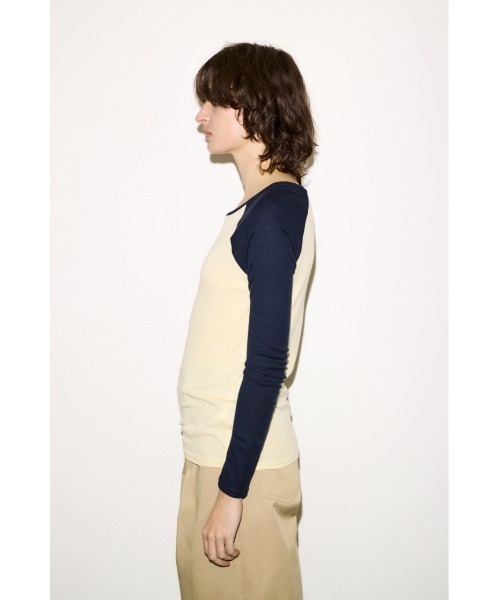 THROW by SLY（スローバイスライ）の「THROW FINE TOUCH RAGLAN L/S TOPS  ファインタッチラグランロングスリーブトップス 冬服 春服（Tシャツ/カットソー・レディース・ネイビー/レッド・FREE）」の5枚目の写真