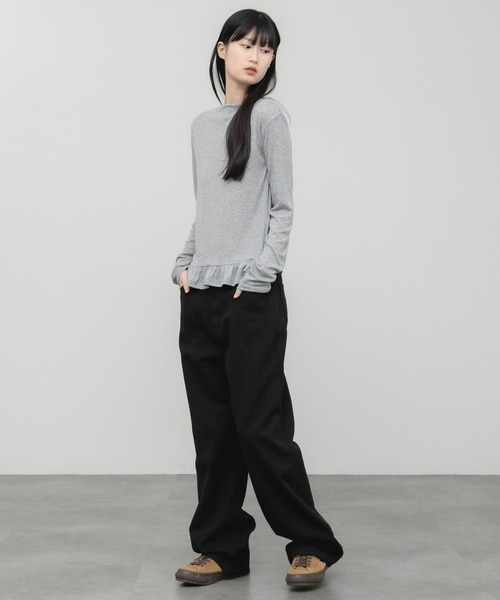 HEILIS(ヘイリス)の「ペプラムオフショルダートップス / フリル 肌見せ 抜け感 カットソー トップス 長袖 ホワイト アイボリー ブラック グレー 韓国 シンプル 無地 長袖 春服 秋服 夏服 オーバーサイズ 冷房対策 紫外線対策(Tシャツ/カットソー・レディース・グレー/ホワイト/ブラック・FREE)」の7枚目の写真