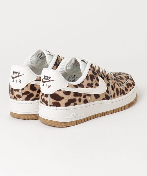 NIKE(ナイキ)の「W AIR FORCE 1 `07(スニーカー・レディース・アニマル・28.0cm/27.5cm/27.0cm/26.5cm/26.0cm/25.0cm/24.5cm/24.0cm/23.5cm/23.0cm/25.5cm/29.0cm/28.5cm/22.5cm)」の2枚目の写真