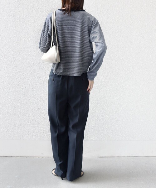 SHIPS（シップス）の「〈手洗い可能〉ポリエステル ベロア ボーダー パール モチーフ ボタン カーディガン（カーディガン/ボレロ・レディース・ネイビー・ONE SIZE）」の4枚目の写真