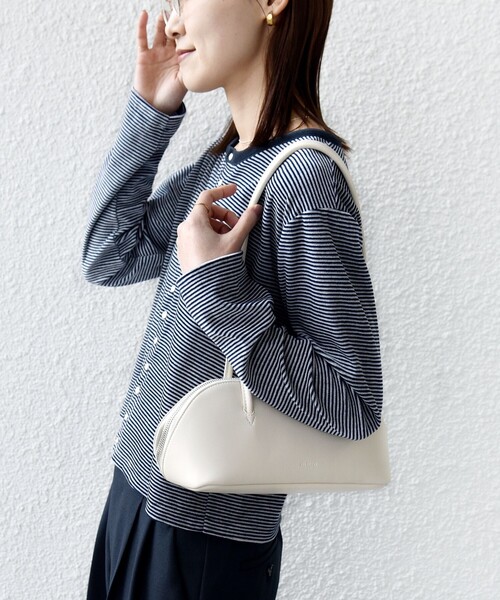 SHIPS（シップス）の「〈手洗い可能〉ポリエステル ベロア ボーダー パール モチーフ ボタン カーディガン（カーディガン/ボレロ・レディース・ネイビー・ONE SIZE）」の7枚目の写真