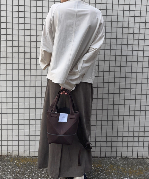 DRAW(ドロー)の「DRAW(ドロー) / 折り畳み式バッグ SMALL Fold Bag Small(ハンドバッグ・レディース・ブラック/ベージュ/ネイビー/ダークブラウン・FREE)」の5枚目の写真