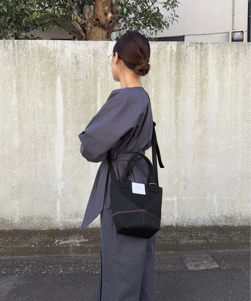 DRAW(ドロー)の「DRAW(ドロー) / 折り畳み式バッグ SMALL Fold Bag Small(ハンドバッグ・レディース・ブラック/ベージュ/ネイビー/ダークブラウン・FREE)」の8枚目の写真