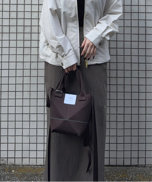 DRAW(ドロー)の「DRAW(ドロー) / 折り畳み式バッグ SMALL Fold Bag Small(ハンドバッグ・レディース・ブラック/ベージュ/ネイビー/ダークブラウン・FREE)」の12枚目の写真