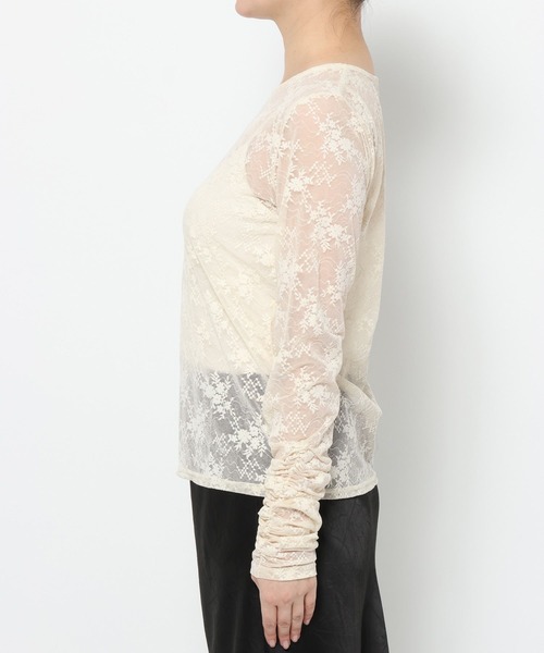 LOWRYS FARM（ローリーズファーム）の「フロッキーレースプルオーバーＬＳ 657325（Tシャツ/カットソー・レディース・ブラック/アイボリー・FREE）」の4枚目の写真