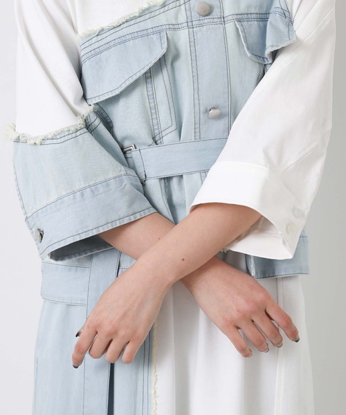 AULA AILA(アウラアイラ)の「AULAデニムドッキングワンピ(ワンピース・レディース・ネイビー/オフホワイト・FREE)」の8枚目の写真