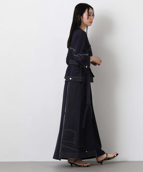 AULA AILA(アウラアイラ)の「AULAデニムドッキングワンピ(ワンピース・レディース・ネイビー/オフホワイト・FREE)」の12枚目の写真