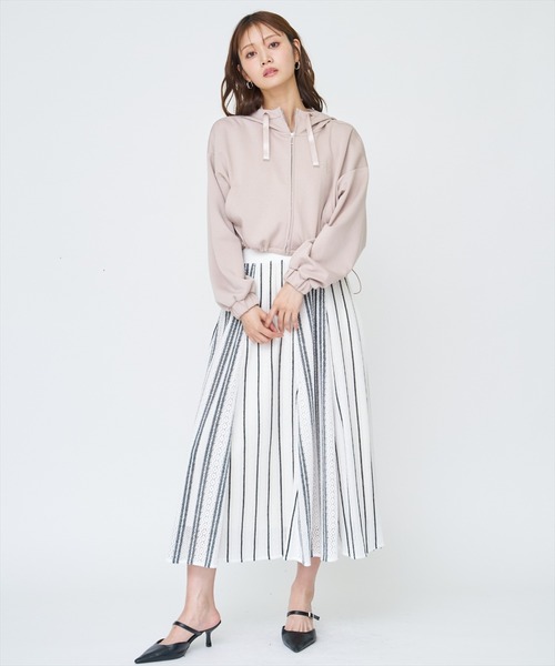 AND COUTURE(アンドクチュール)の「ラッセルストライプロングスカート(スカート・レディース・ホワイト系その他/ベージュ系その他・FREE)」の11枚目の写真