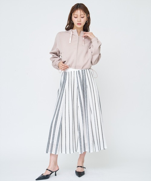 AND COUTURE(アンドクチュール)の「ラッセルストライプロングスカート(スカート・レディース・ホワイト系その他/ベージュ系その他・FREE)」の12枚目の写真