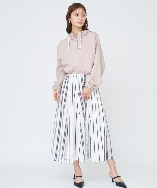AND COUTURE(アンドクチュール)の「ラッセルストライプロングスカート(スカート・レディース・ホワイト系その他/ベージュ系その他・FREE)」の13枚目の写真