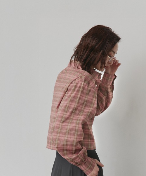 ad thie（アドティエ）の「ショート丈 チェックシャツ（シャツ/ブラウス・レディース・ブラウン/ピンク/オフホワイト/ライトブルー・FREE）」の12枚目の写真