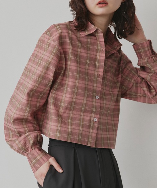 ad thie（アドティエ）の「ショート丈 チェックシャツ（シャツ/ブラウス・レディース・ブラウン/ピンク/オフホワイト/ライトブルー・FREE）」の6枚目の写真