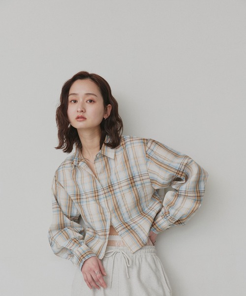 ad thie(アドティエ)の「ショート丈 チェックシャツ(シャツ/ブラウス・レディース・ブラウン/ピンク/オフホワイト/ライトブルー・FREE)」の11枚目の写真